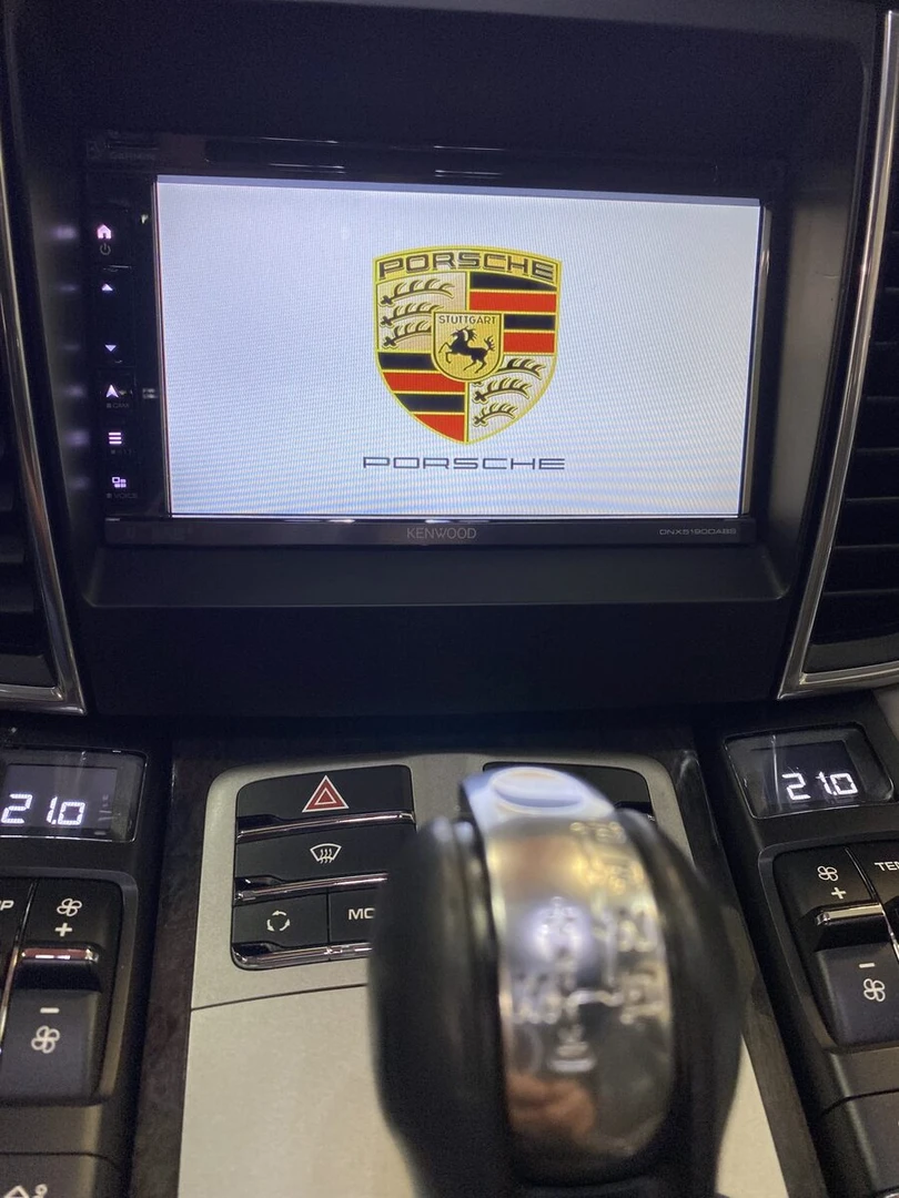 Porsche Panamera : CarPlay Kenwood avec Bose et caméra d'origine conservés