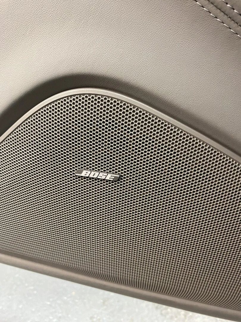 Porsche Panamera : CarPlay Kenwood avec Bose et caméra d'origine conservés