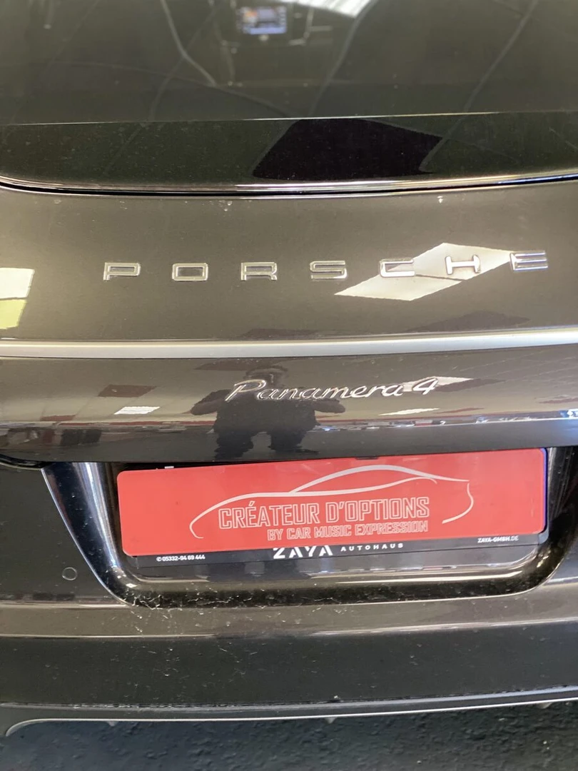 Porsche Panamera : CarPlay Kenwood avec Bose et caméra d'origine conservés