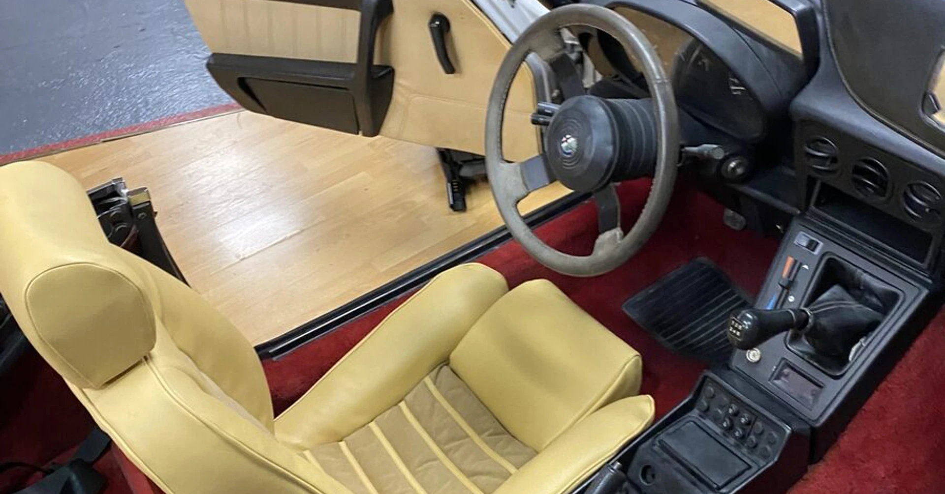 Alfa Romeo Spider : rénovation des sièges et des portes