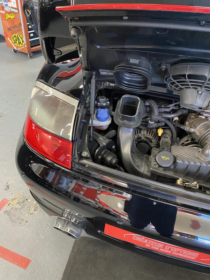 Porsche 996 : Kenwood DNX419DABS, CarPlay et caméra de recul