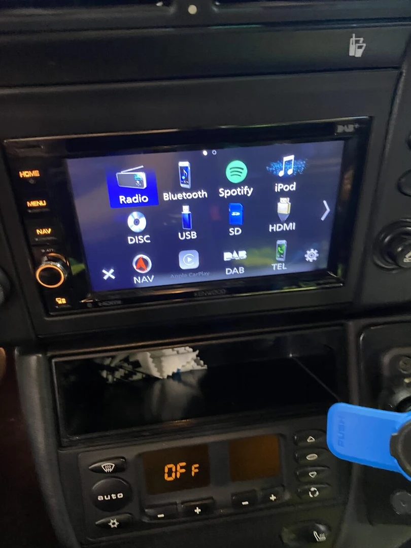Porsche 996 : Kenwood DNX419DABS, CarPlay et caméra de recul