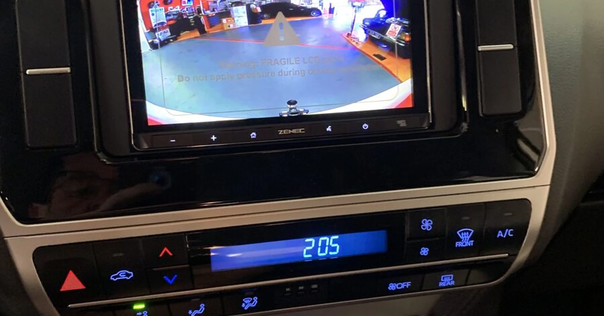 Toyota Land Cruiser 2022 : CarPlay et caméra de recul