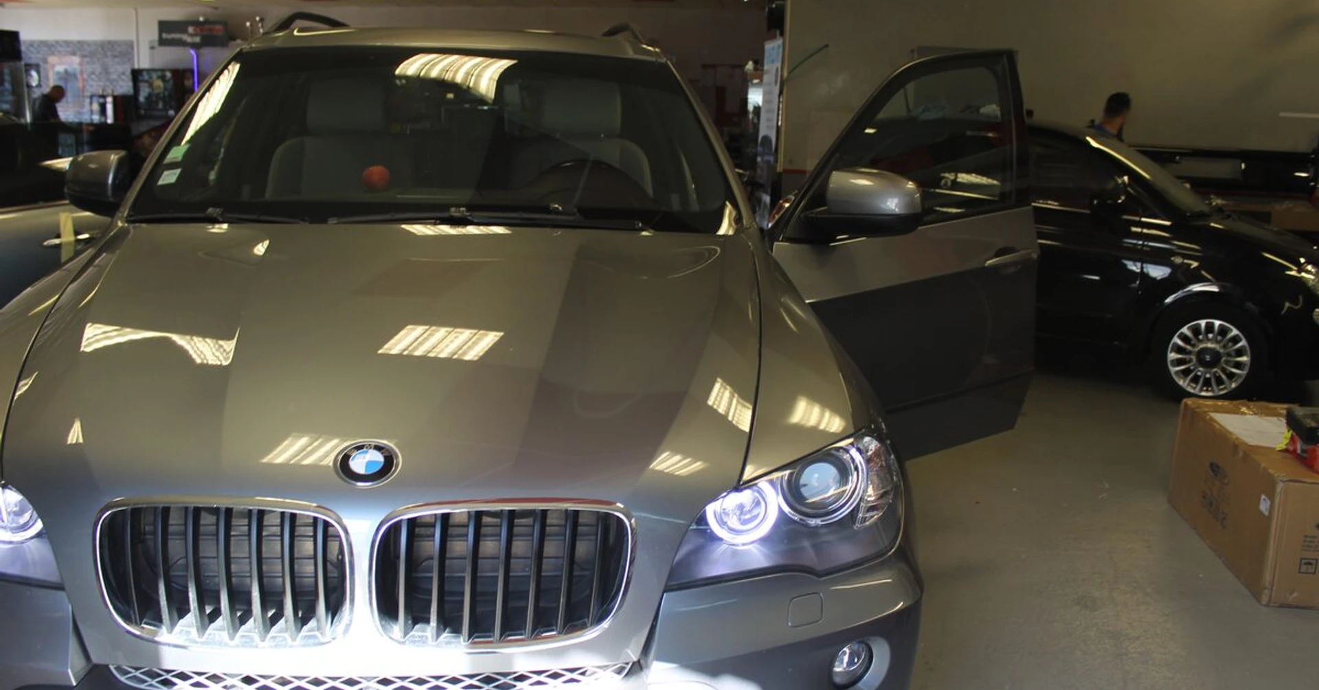 BMW X5 : ligne inox Pepinox et écrans DVD